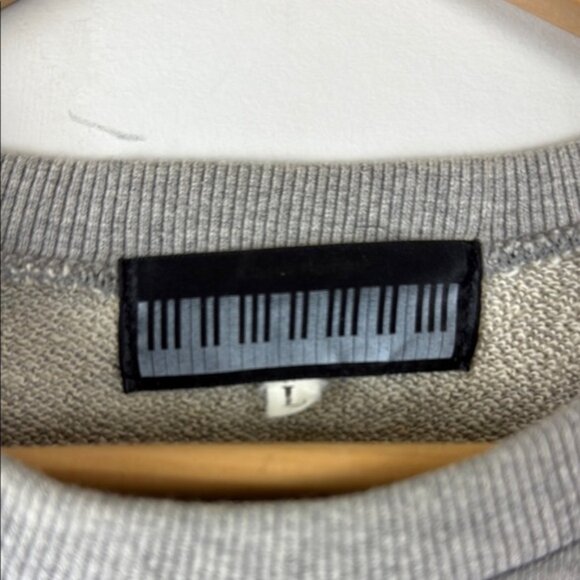 Simons - Gray Graphic Crewneck Sweatshirt Large - Picture 2 of 8